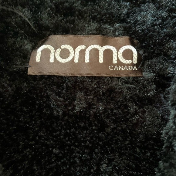 Norma of Toronto Sweater Jkt - Picture 5 of 5